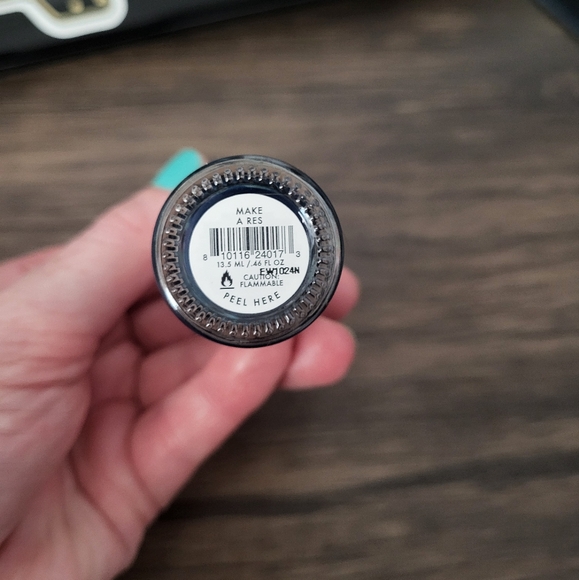 Olive & June Poppy + 2 polishes - Picture 10 of 11